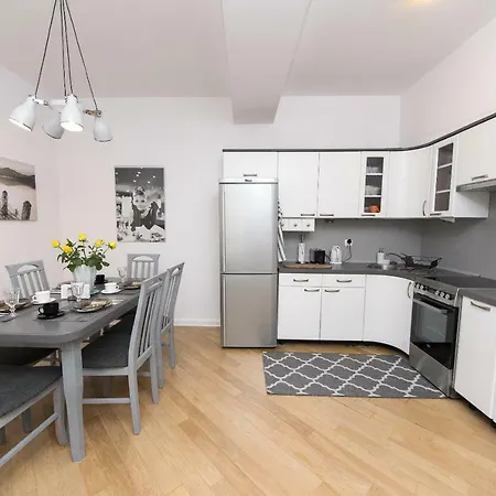 Spacious In Old Town P4you Pl كراكوفيا
